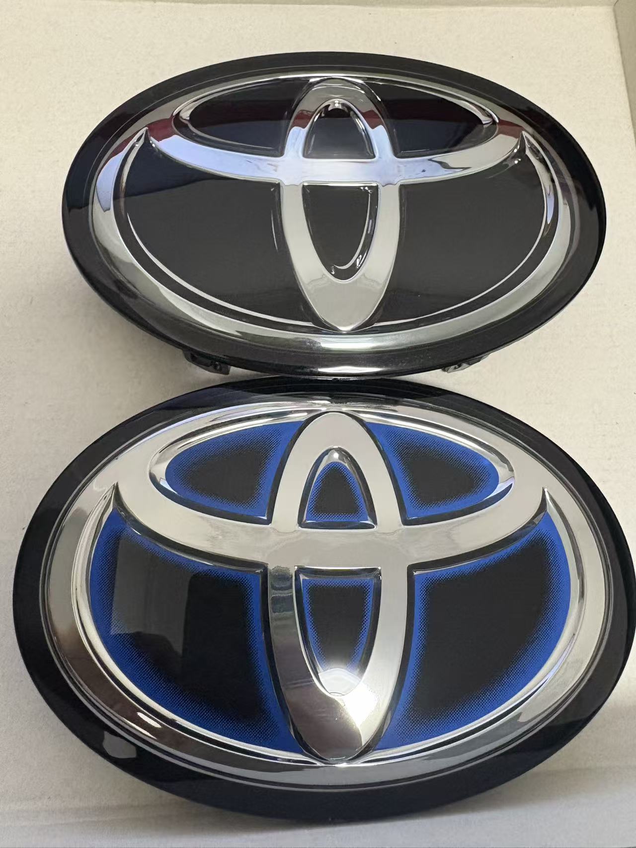 53141-33140 Used OEM Highlander Hybrid 2020 2024 Front Grille Emblem Logo Radar VIN Check Available Fits Toyota | Genuine OEM & Tested