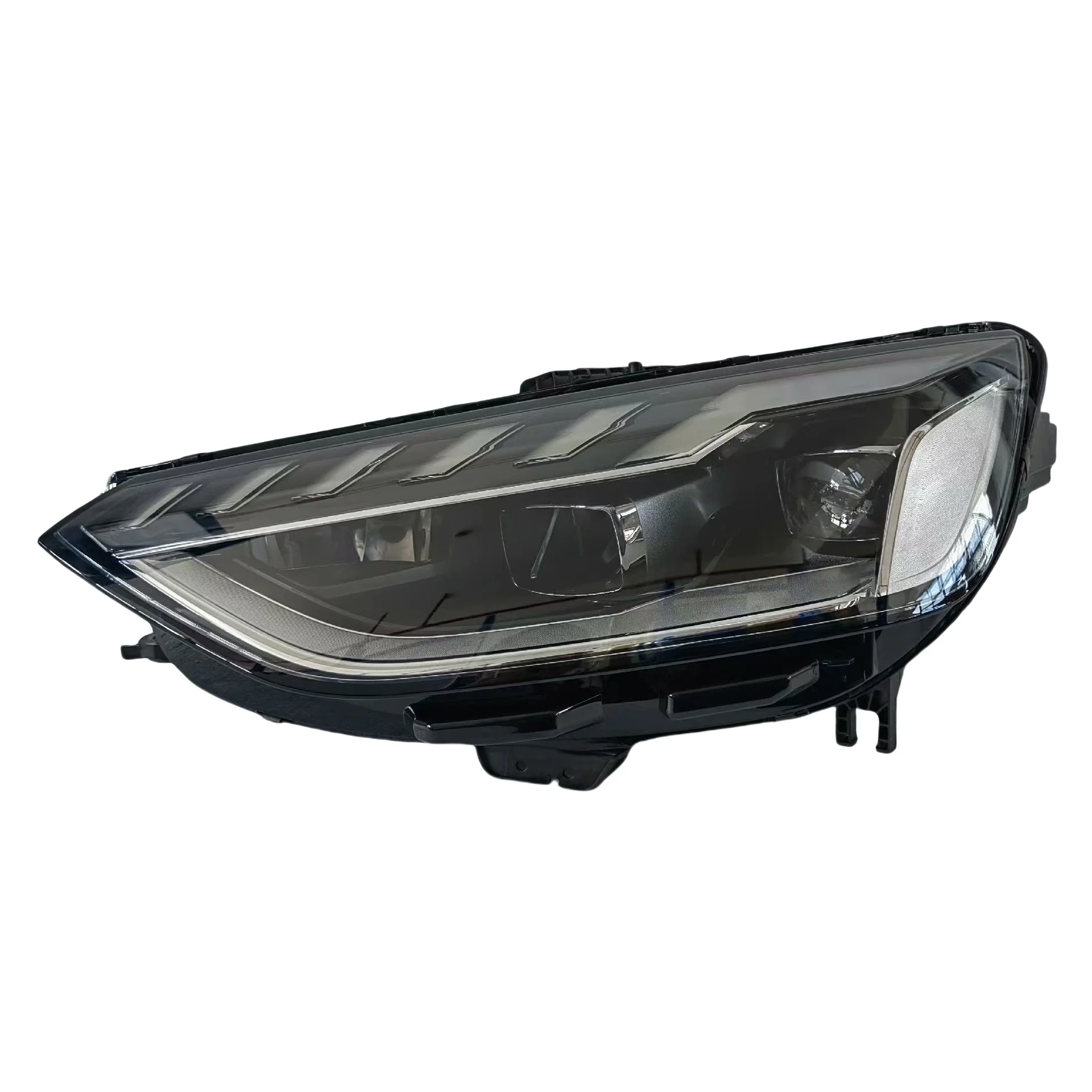 1 unidade de farol led para audi a4 b9 2020 2024 com 1 lente, versão ue. 1 unidade de farol LED para A4 B9 2020-2024 com 1 lente, versão UE. Fits Audi
