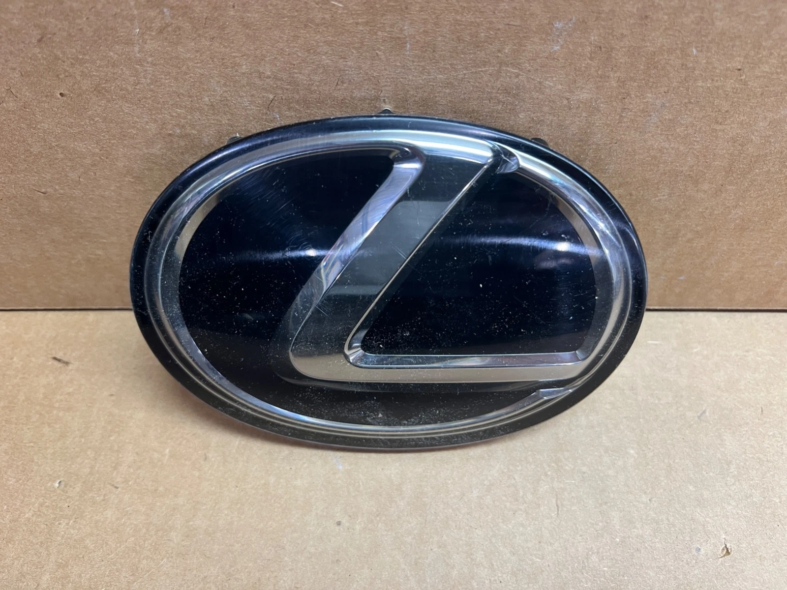 Lexus ES, RX 2019-2025 Compatible Replacement Emblem Badge 53141-33170 Lexus ES, RX 2019-2025 Compatible Replacement Emblem Badge 53141-33170
