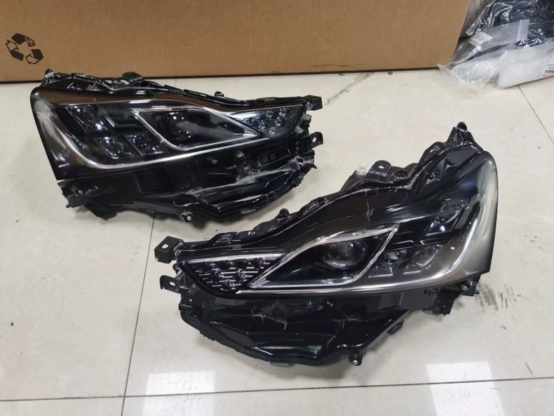 2017 Lexus IS300 High-Grade LED headlight assembly, European Version, used genuine OEM