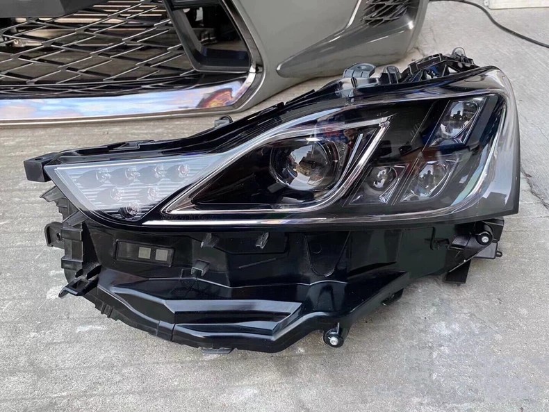 2017 Lexus IS300 High-Grade LED headlight assembly, European Version, used genuine OEM
