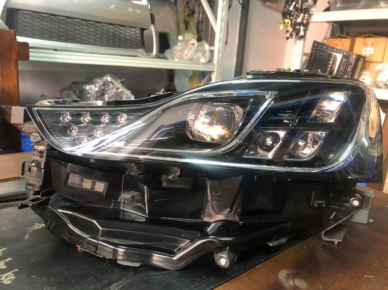 2017 Lexus IS300 High-Grade LED headlight assembly, European Version, used genuine OEM