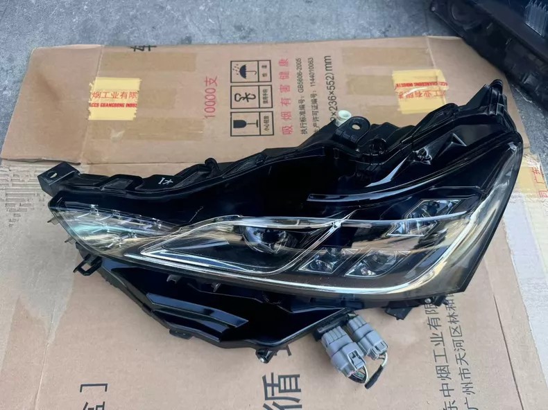 2017 Lexus IS300 High-Grade LED headlight assembly, European Version, used genuine OEM