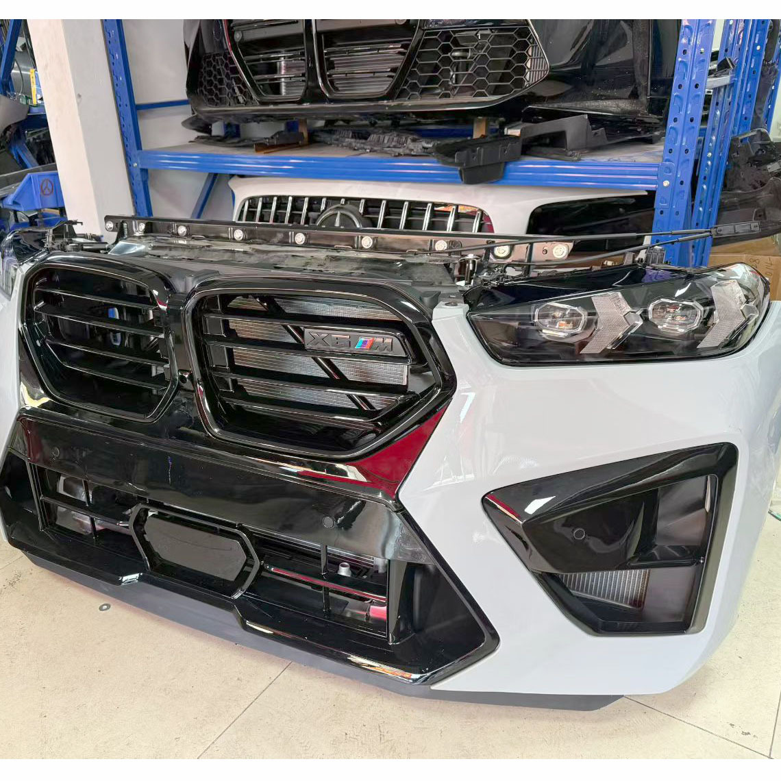 BMW X6M F96 complete front end assembly set (bumper, grille, headlights, radiator support, cooling set) - source image 3