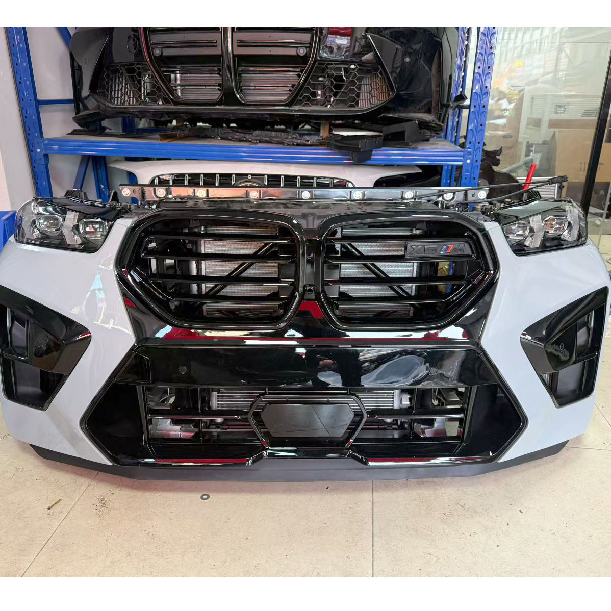 BMW X6M F96 complete front end assembly set (bumper, grille, headlights, radiator support, cooling set) - source image 1