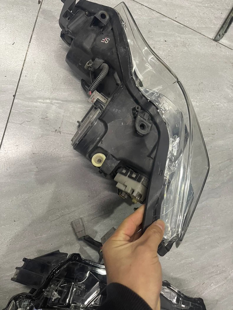 2013 Lexus IS250 IS200 HID Xenon headlight assembly, used OEM take-off
