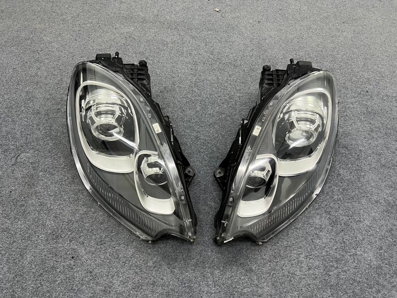 Porsche Macan 95B.1 2014-2017 Bi-Xenon AFS headlight - image 2