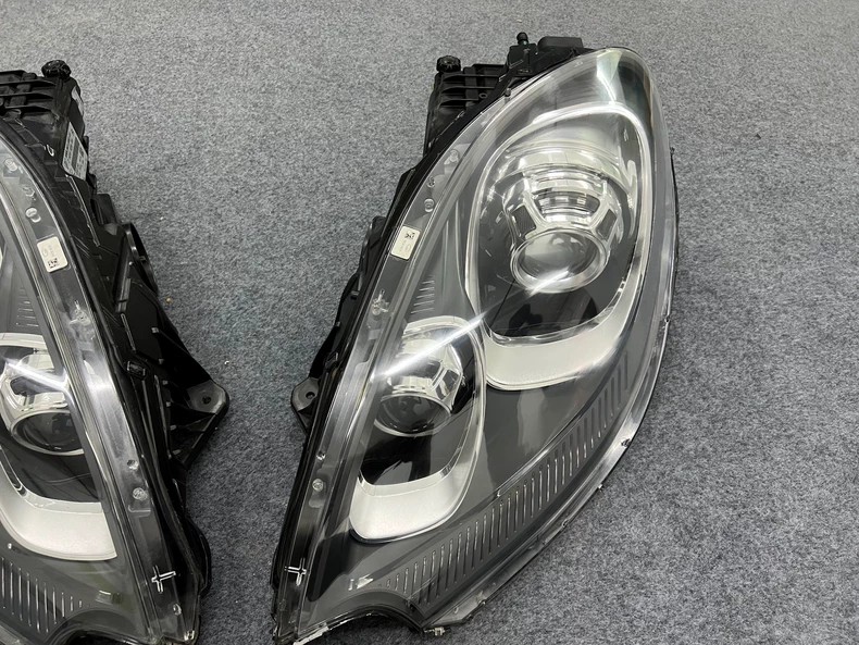 Porsche Macan 95B.1 2014-2017 Bi-Xenon AFS headlight - image 4
