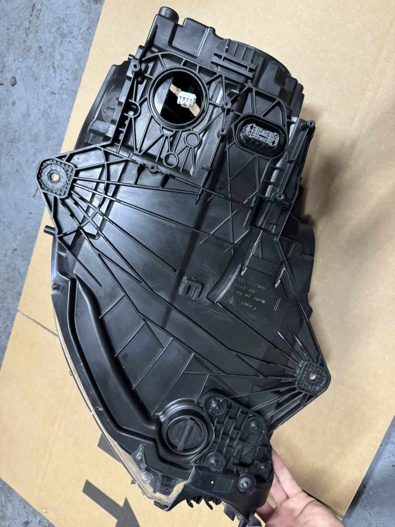 Porsche Macan 95B.1 2014-2017 Bi-Xenon AFS headlight - image 14