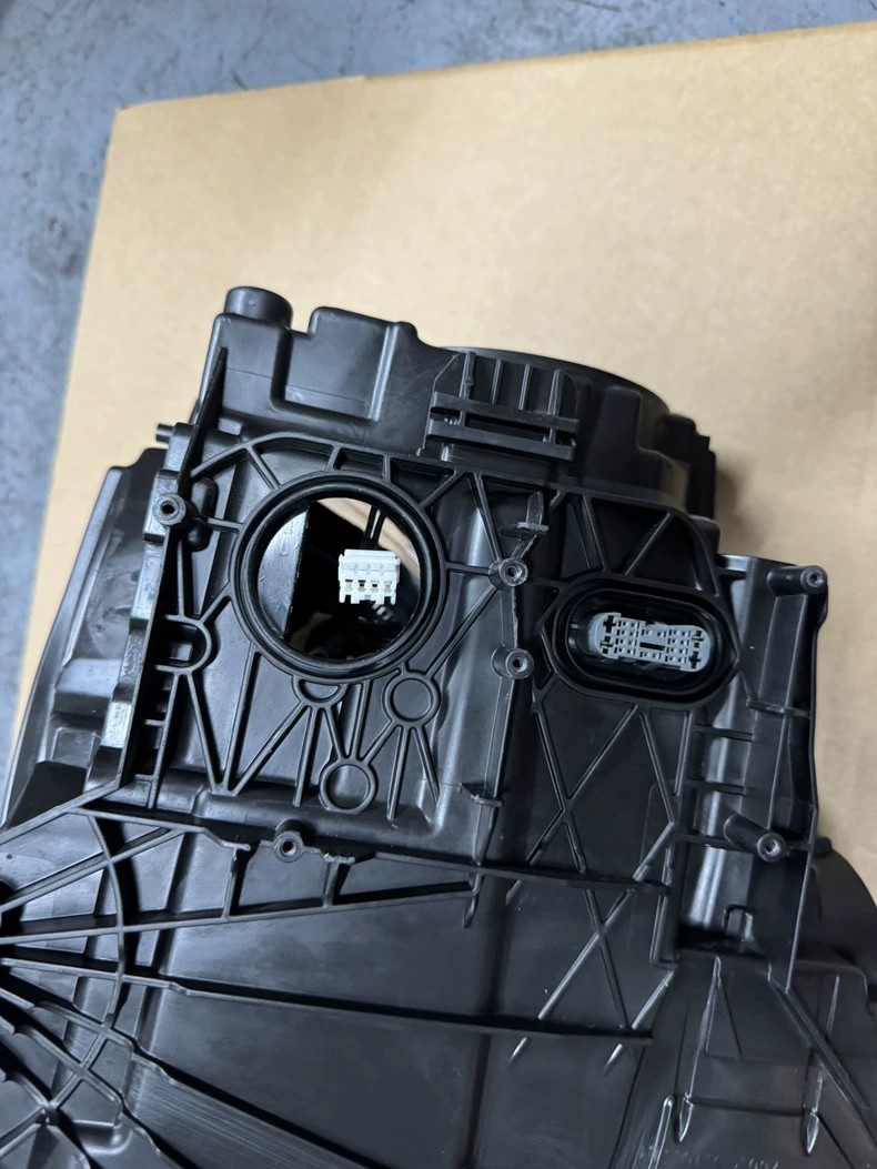 Porsche Macan 95B.1 2014-2017 Bi-Xenon AFS headlight - image 15