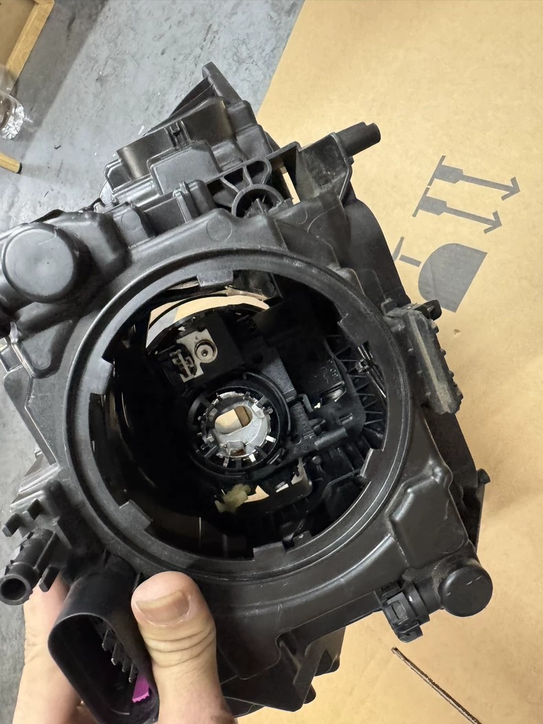 Porsche Macan 95B.1 2014-2017 Bi-Xenon AFS headlight - image 13
