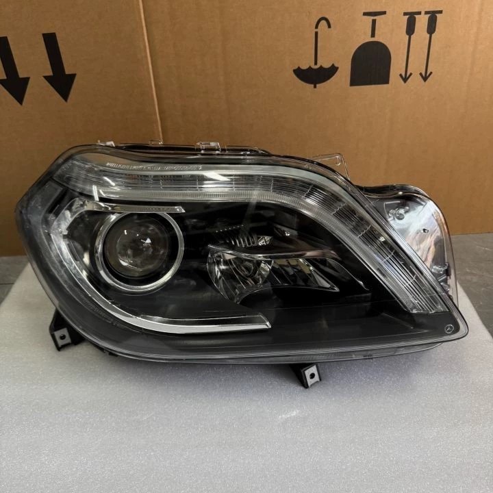 Mercedes-Benz GL / GLS X166 2013-2015 Bi-Xenon headlight - image 1