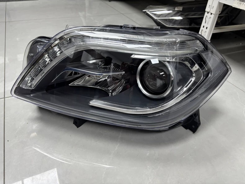 Mercedes-Benz GL / GLS X166 2013-2015 Bi-Xenon headlight - image 9