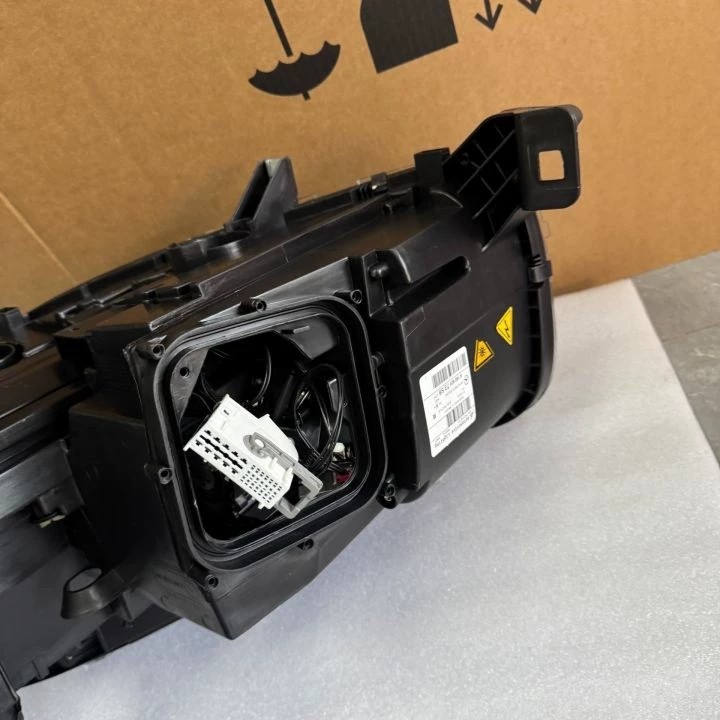 Mercedes-Benz GL / GLS X166 2013-2015 Bi-Xenon headlight - image 8