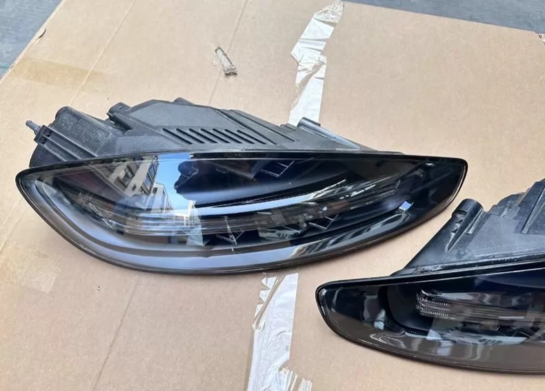 Porsche 718 982 rear tail light, top-down lens and housing view