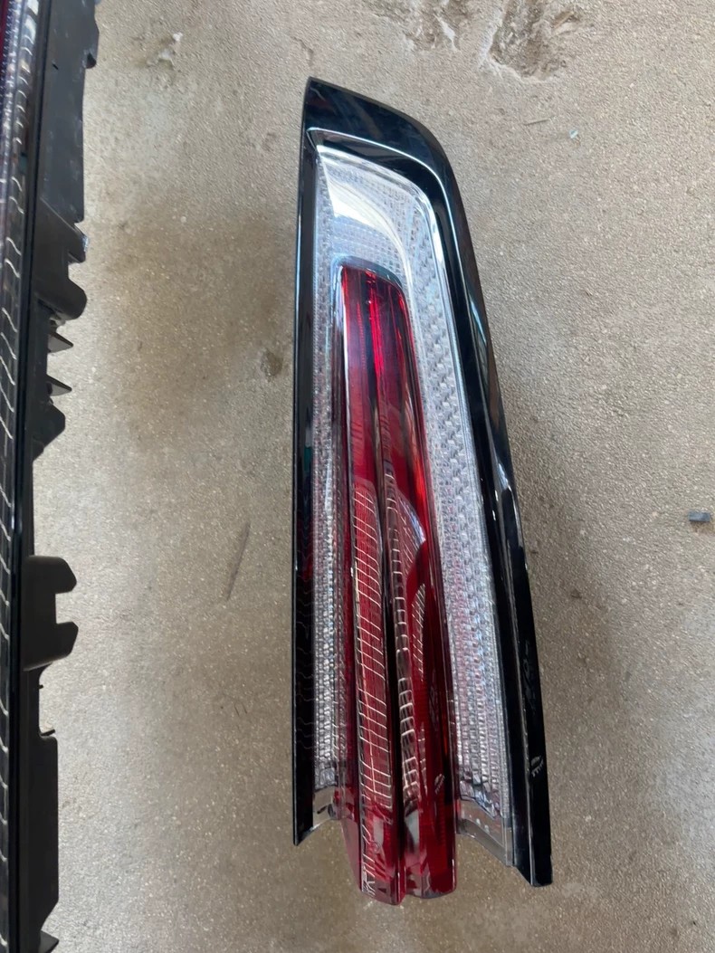 Porsche Cayenne 9YA rear tail light unit, clear prismatic lens with red centre section