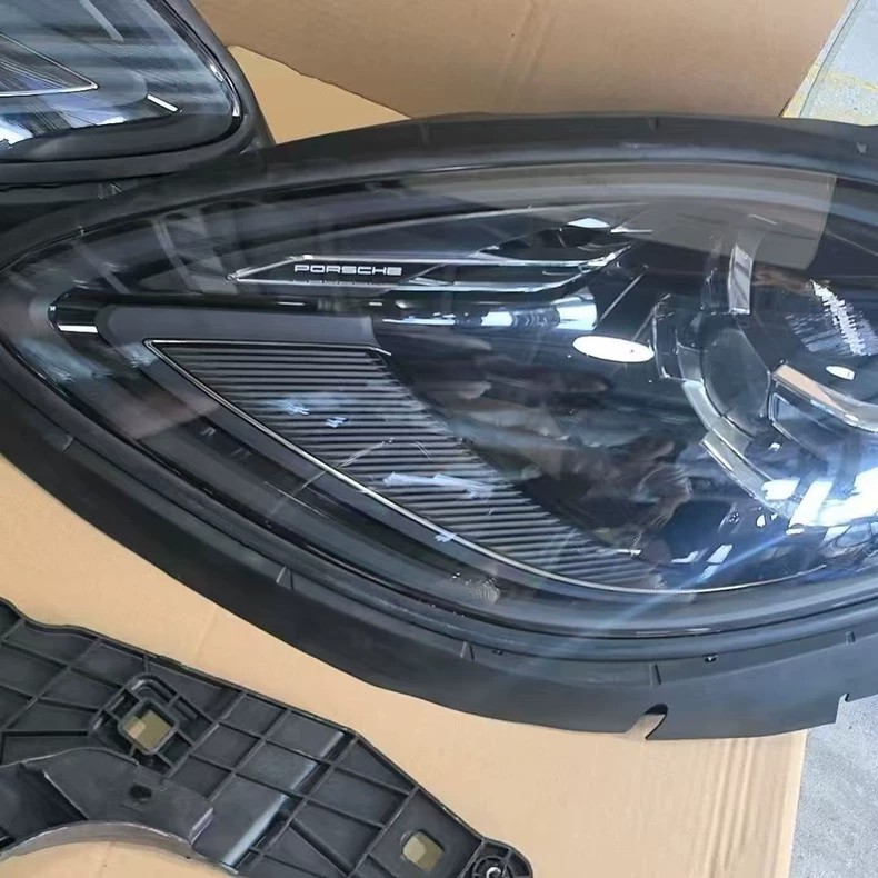 Porsche Macan 2014-2021 LED headlight assembly - image 3