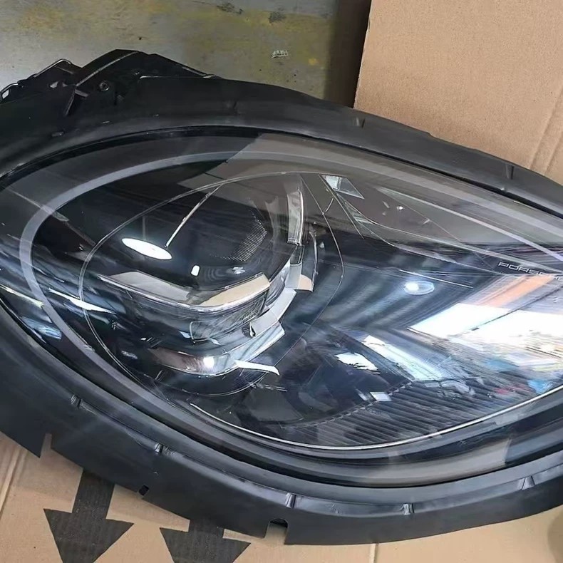 Porsche Macan 2014-2021 LED headlight assembly - image 4