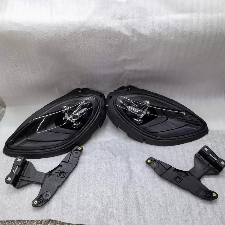 Porsche Macan 2019-2021 LED headlight OE 95B941079Q / 95B941080Q - image 1