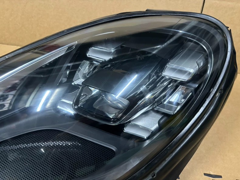 2018 Porsche Macan GTS LED adaptive headlight assembly, used OEM take-off, 2014-2018 high-grade Macan fitment
