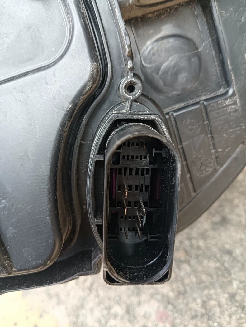 Porsche Macan 2014-2021 LED headlight assembly - image 6